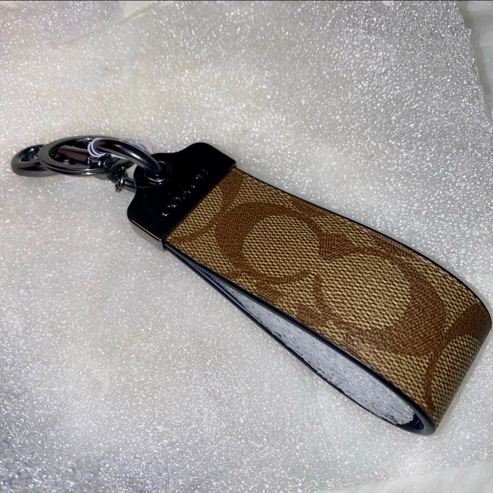 Coach Loop Key Fob In Signature Canvas New - Picture 2 of 9